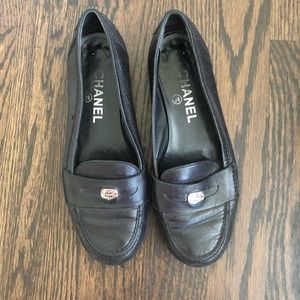 Vintage CHANEL leather flats